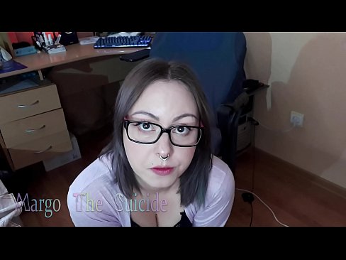 ❤️ Nwatakịrị nwanyị sexy nwere ugegbe na-eme Dildo nke ukwuu na igwefoto ❌ Ihe gba ọtọ  ❌️